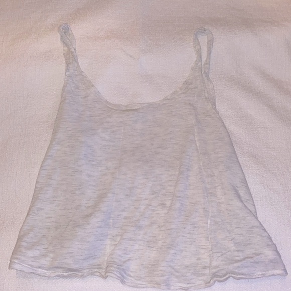 Cute white tank top - Picture 2 of 3